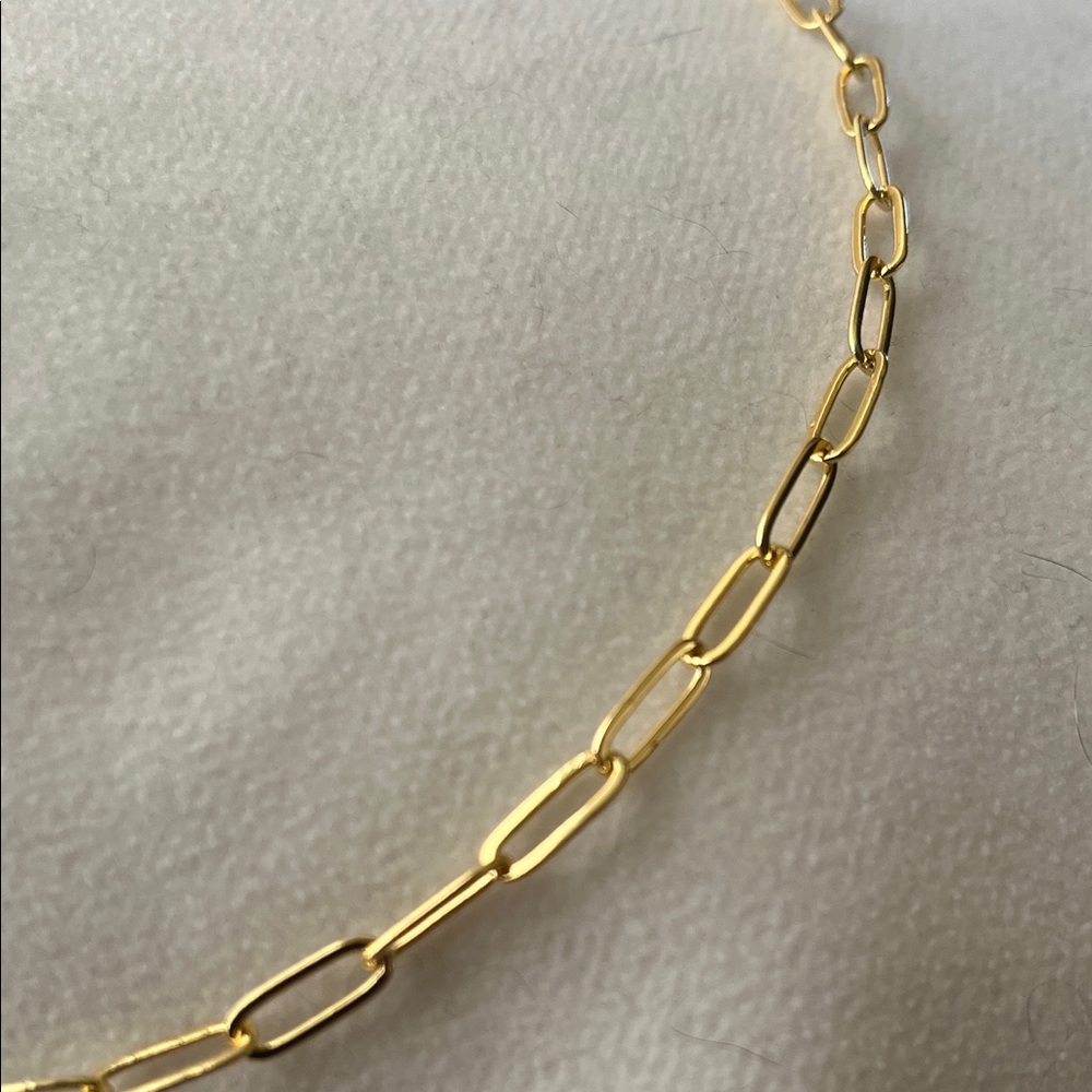 Elegant Fashion Gold Chain Paperclip Necklace NWOT - Picture 3 of 9